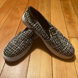 Super cute Kenneth Cole tweed slip-ons!